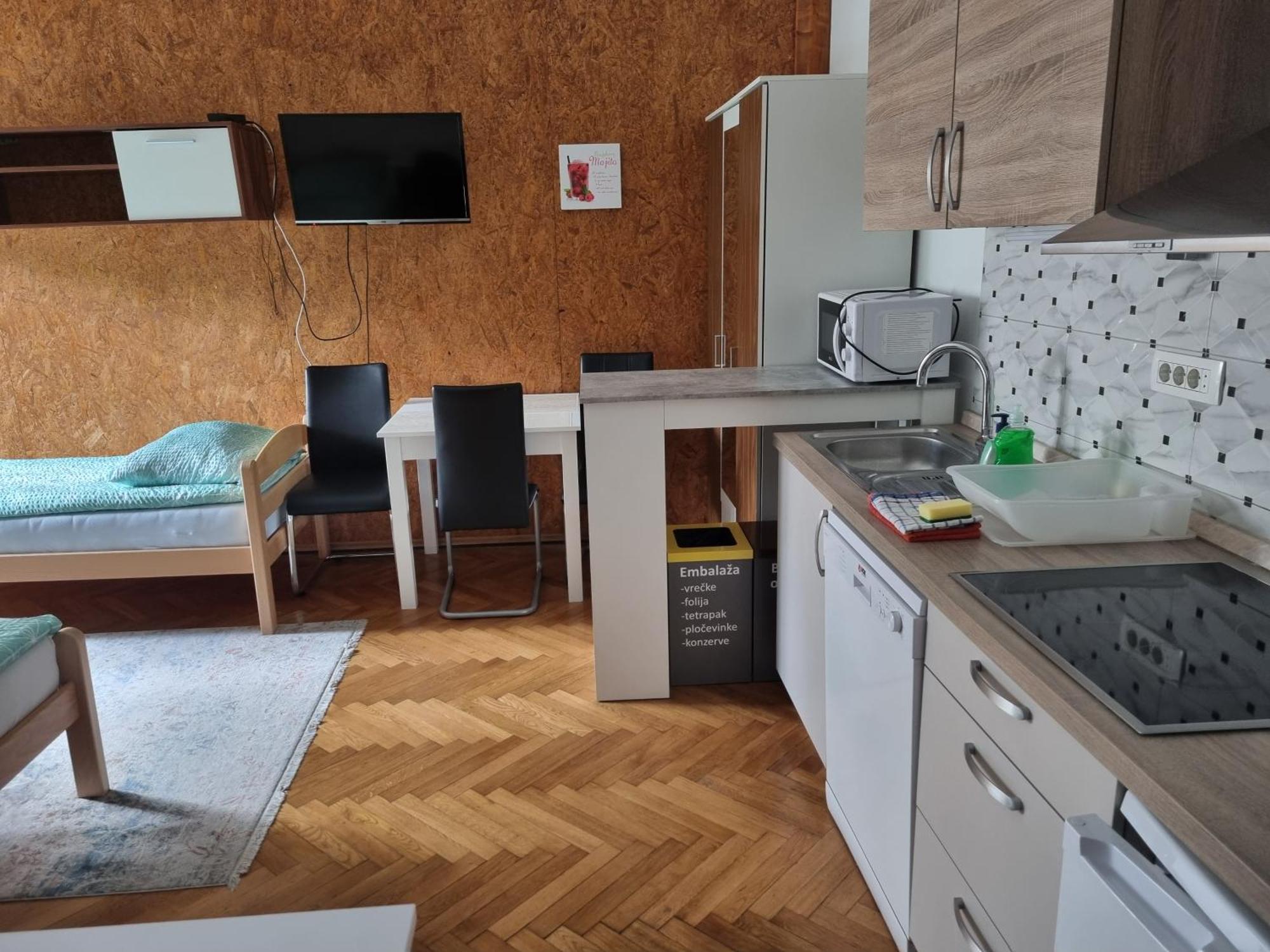 Apartments Fazarinc S Parkiriscem Celje Eksteriør bilde
